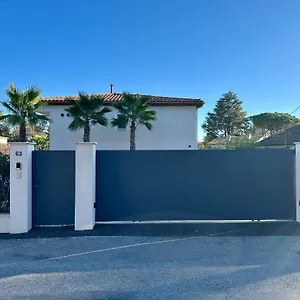 Apartment Luxurious And Spacious In The Heart Of The Cote D'azur, Roquefort-les-Pins
